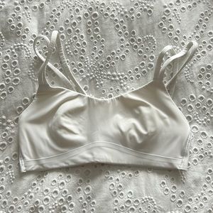 Lululemon like a cloud bra